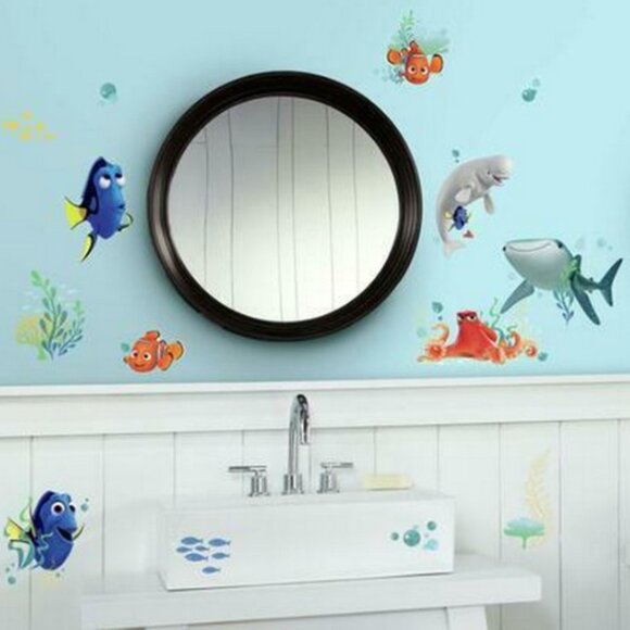 Brand New RoomMates Disney Finding Dory Wall Decal - Picture 3 of 8
